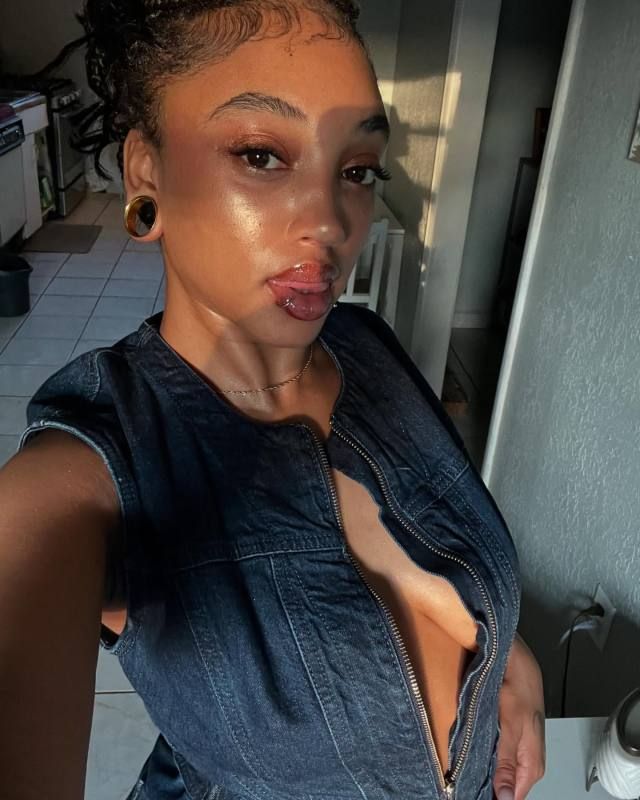 AM A HOT GIRL WITH CLEAN PUSSY AND TITS💋420 FRIENDLY 💝,READY TO FUCK HARDER 💯,SUCK, 🤩SENSUAL BODY RUB AND ESCORT UNTIL - Image 3